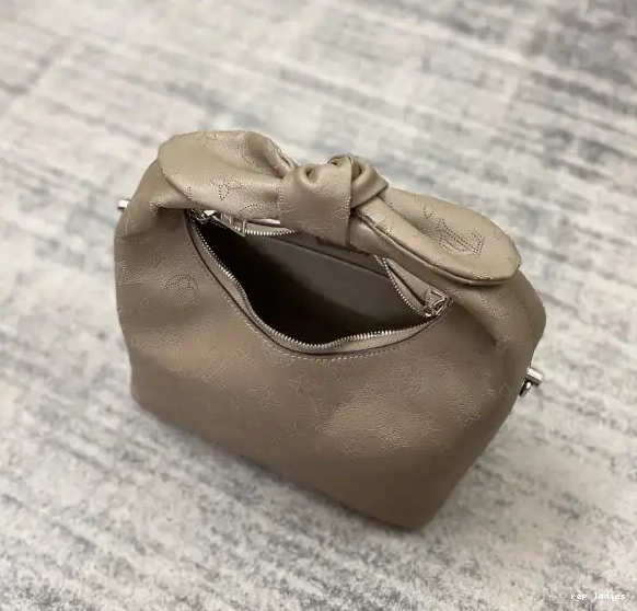 Cheap WHY PM KNOT LOUIS VUITTON 0507